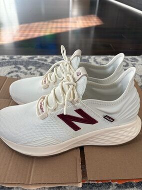 New Balance Roav (LIKE NEW)